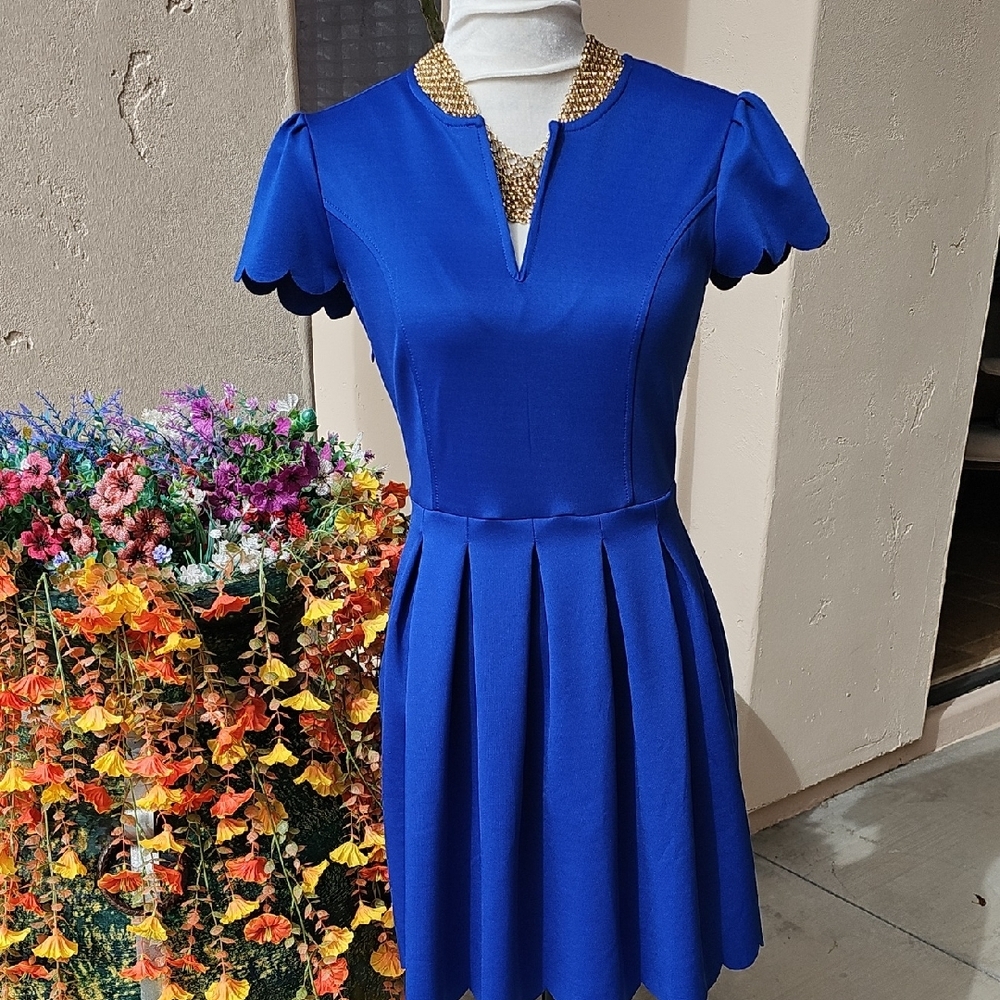 Royal Blue Fit And Flare Scalloped Hem Short Sleeve Dress Size Small
